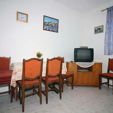 Apartamento 2bedroom In Tisno
